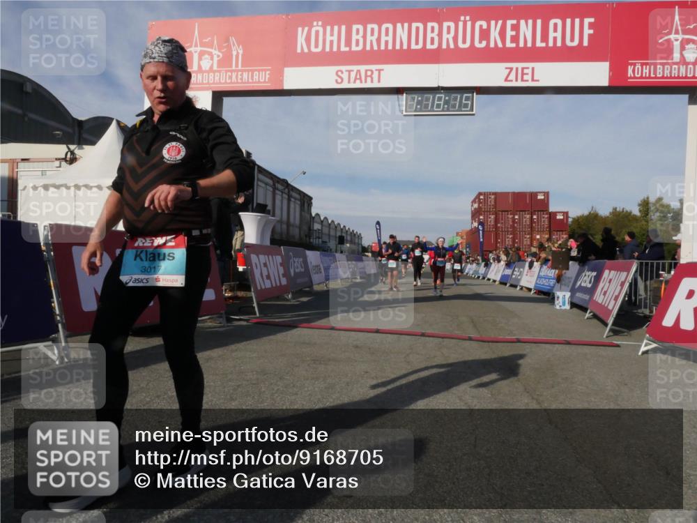 03.10.2025 - Köhlbrandbrückenlauf Matties Gatica Varas http://msf.ph/oto/9168705 03.10.2025 10:18:17 Ziel 1121, 1471, 1812, 1834, 2413, 2544, 3175, 3310, 3486, 3487, 3826 meine-sportfotos.de