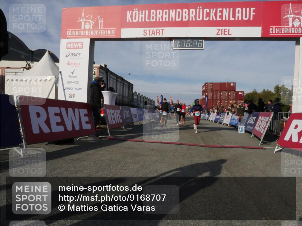 03.10.2025 - Köhlbrandbrückenlauf Matties Gatica Varas http://msf.ph/oto/9168707 03.10.2025 10:18:18 Ziel 1121, 1471, 1812, 1834, 2413, 2544, 3175, 3310, 3486, 3487, 3826 meine-sportfotos.de