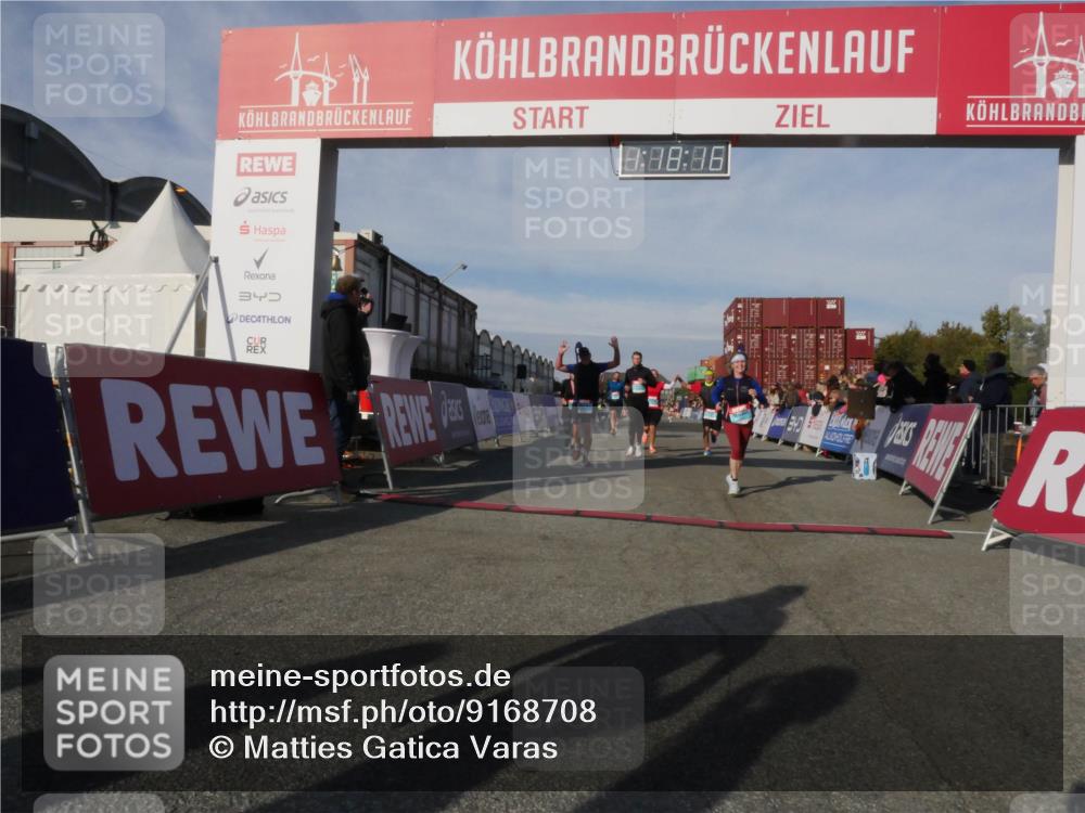 03.10.2025 - Köhlbrandbrückenlauf Matties Gatica Varas http://msf.ph/oto/9168708 03.10.2025 10:18:18 Ziel 1121, 1471, 1812, 1834, 2413, 2544, 3175, 3310, 3486, 3487, 3826 meine-sportfotos.de