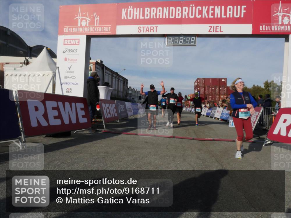 03.10.2025 - Köhlbrandbrückenlauf Matties Gatica Varas http://msf.ph/oto/9168711 03.10.2025 10:18:20 Ziel 1121, 1471, 1834, 2413, 2544, 3175, 3310, 3486, 3487, 3826 meine-sportfotos.de