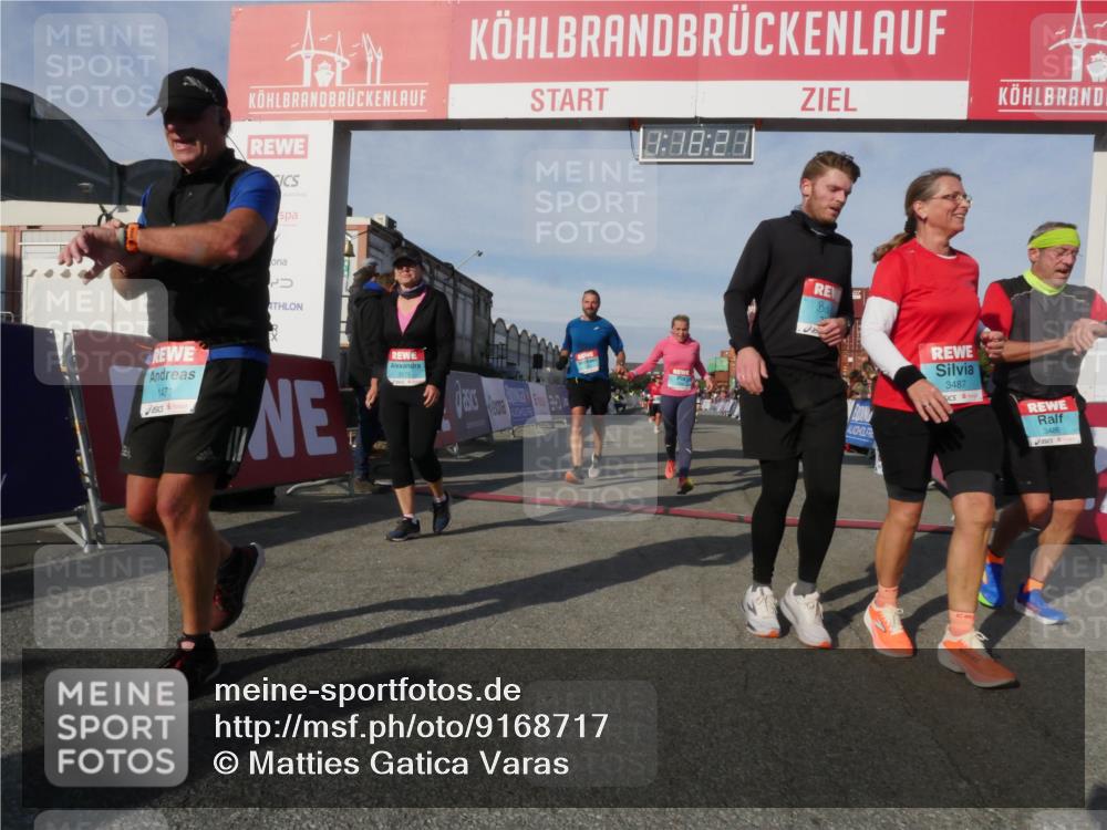 03.10.2025 - Köhlbrandbrückenlauf Matties Gatica Varas http://msf.ph/oto/9168717 03.10.2025 10:18:22 Ziel 1121, 1834, 2413, 2544, 3176, 3178, 3273, 3310 meine-sportfotos.de