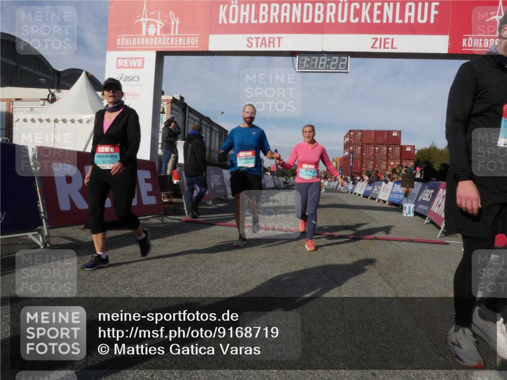 03.10.2025 - Köhlbrandbrückenlauf Matties Gatica Varas http://msf.ph/oto/9168719 03.10.2025 10:18:23 Ziel 1121, 1834, 2413, 2544, 3176, 3178, 3273, 3310 meine-sportfotos.de