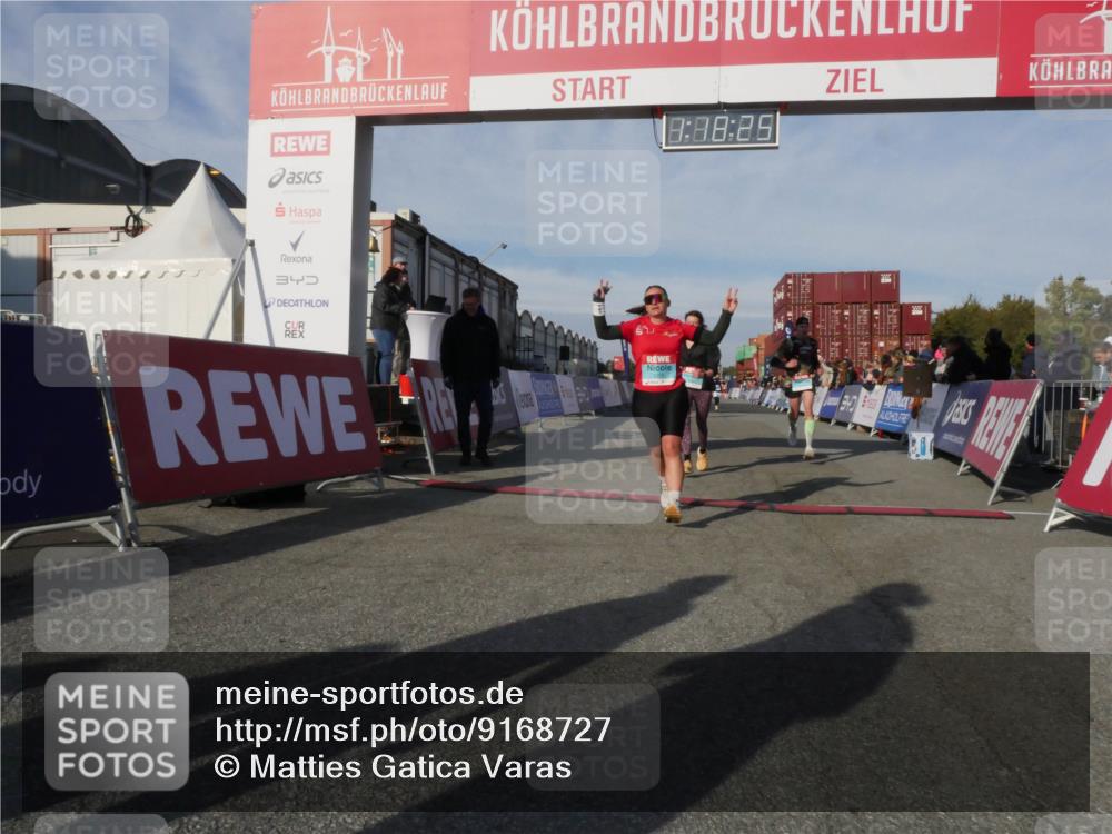 03.10.2025 - Köhlbrandbrückenlauf Matties Gatica Varas http://msf.ph/oto/9168727 03.10.2025 10:18:27 Ziel 1485, 1719, 1834, 2413, 2502, 3176, 3178, 3273, 3308, 3310 meine-sportfotos.de