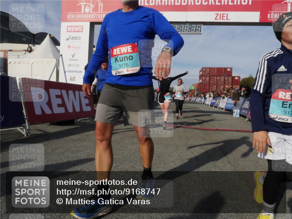 03.10.2025 - Köhlbrandbrückenlauf Matties Gatica Varas http://msf.ph/oto/9168747 03.10.2025 10:18:37 Ziel 1614, 1719, 1778, 1920, 1932, 2502, 2800, 3180, 3833 meine-sportfotos.de
