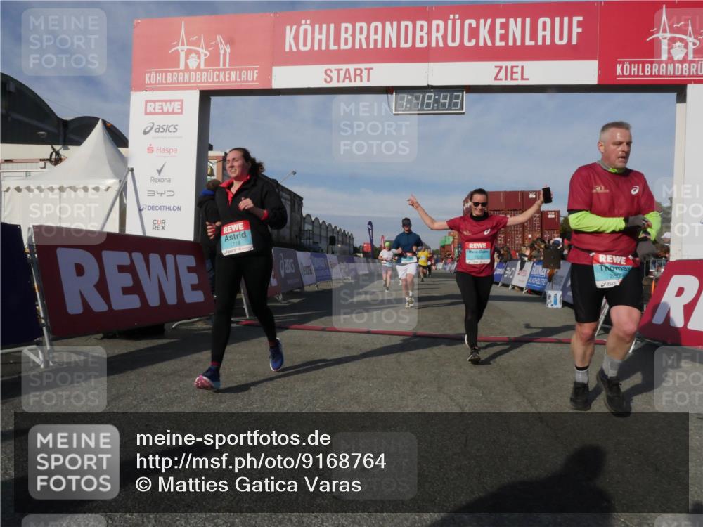 03.10.2025 - Köhlbrandbrückenlauf Matties Gatica Varas http://msf.ph/oto/9168764 03.10.2025 10:18:45 Ziel 1614, 1619, 2168, 3180, 3419, 3541, 3595, 3833 meine-sportfotos.de