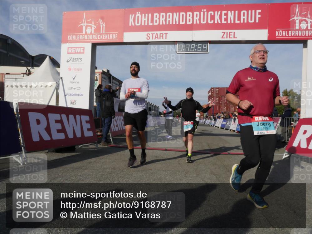 03.10.2025 - Köhlbrandbrückenlauf Matties Gatica Varas http://msf.ph/oto/9168787 03.10.2025 10:18:56 Ziel 1212, 1295, 1580, 1885, 2124, 2508, 2785, 2867, 3698 meine-sportfotos.de