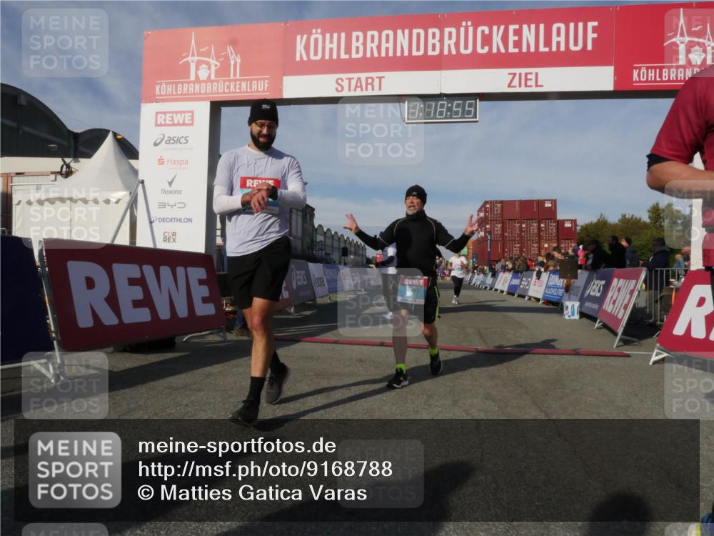 03.10.2025 - Köhlbrandbrückenlauf Matties Gatica Varas http://msf.ph/oto/9168788 03.10.2025 10:18:56 Ziel 1212, 1295, 1580, 1885, 2124, 2508, 2785, 2867, 3698 meine-sportfotos.de