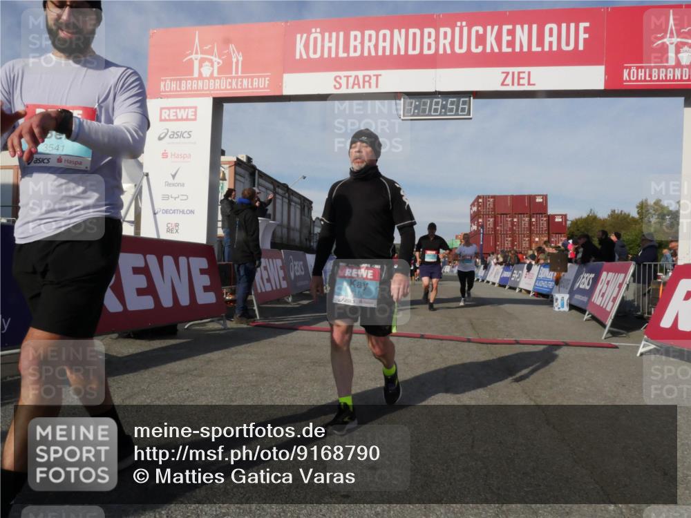 03.10.2025 - Köhlbrandbrückenlauf Matties Gatica Varas http://msf.ph/oto/9168790 03.10.2025 10:18:57 Ziel 1212, 1295, 1580, 1885, 2124, 2508, 2785, 2867, 3698 meine-sportfotos.de