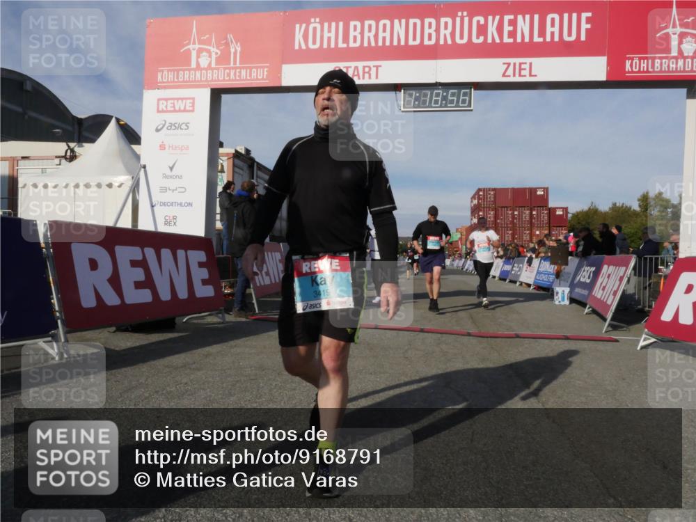 03.10.2025 - Köhlbrandbrückenlauf Matties Gatica Varas http://msf.ph/oto/9168791 03.10.2025 10:18:58 Ziel 1212, 1295, 1580, 1885, 2124, 2508, 2785, 2867, 3698 meine-sportfotos.de