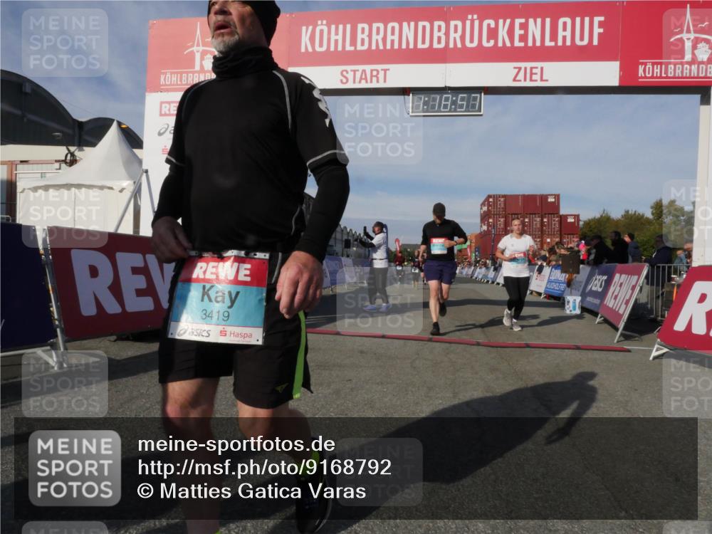 03.10.2025 - Köhlbrandbrückenlauf Matties Gatica Varas http://msf.ph/oto/9168792 03.10.2025 10:18:58 Ziel 1212, 1295, 1580, 1885, 2124, 2508, 2785, 2867, 3698 meine-sportfotos.de
