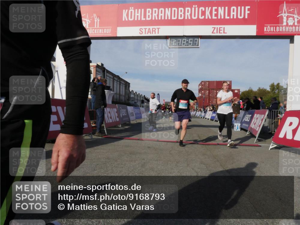 03.10.2025 - Köhlbrandbrückenlauf Matties Gatica Varas http://msf.ph/oto/9168793 03.10.2025 10:18:59 Ziel 1212, 1295, 1580, 1885, 2124, 2508, 2785, 2867, 3587, 3698 meine-sportfotos.de