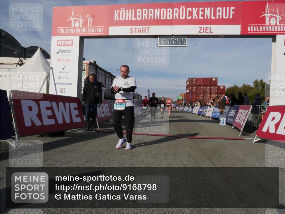 03.10.2025 - Köhlbrandbrückenlauf Matties Gatica Varas http://msf.ph/oto/9168798 03.10.2025 10:19:01 Ziel 1212, 1295, 1580, 1868, 2124, 2508, 2675, 2867, 3587 meine-sportfotos.de