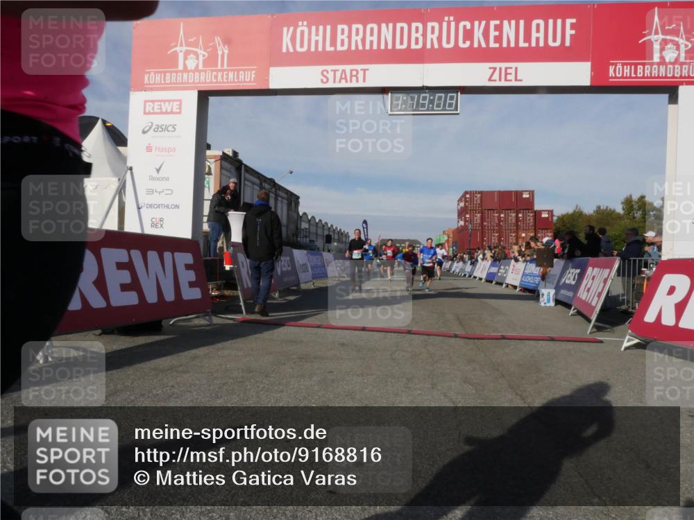 03.10.2025 - Köhlbrandbrückenlauf Matties Gatica Varas http://msf.ph/oto/9168816 03.10.2025 10:19:10 Ziel 1162, 1166, 1372, 1862, 1868, 2009, 2010, 2675, 3050, 3051, 3505, 3506, 3587 meine-sportfotos.de