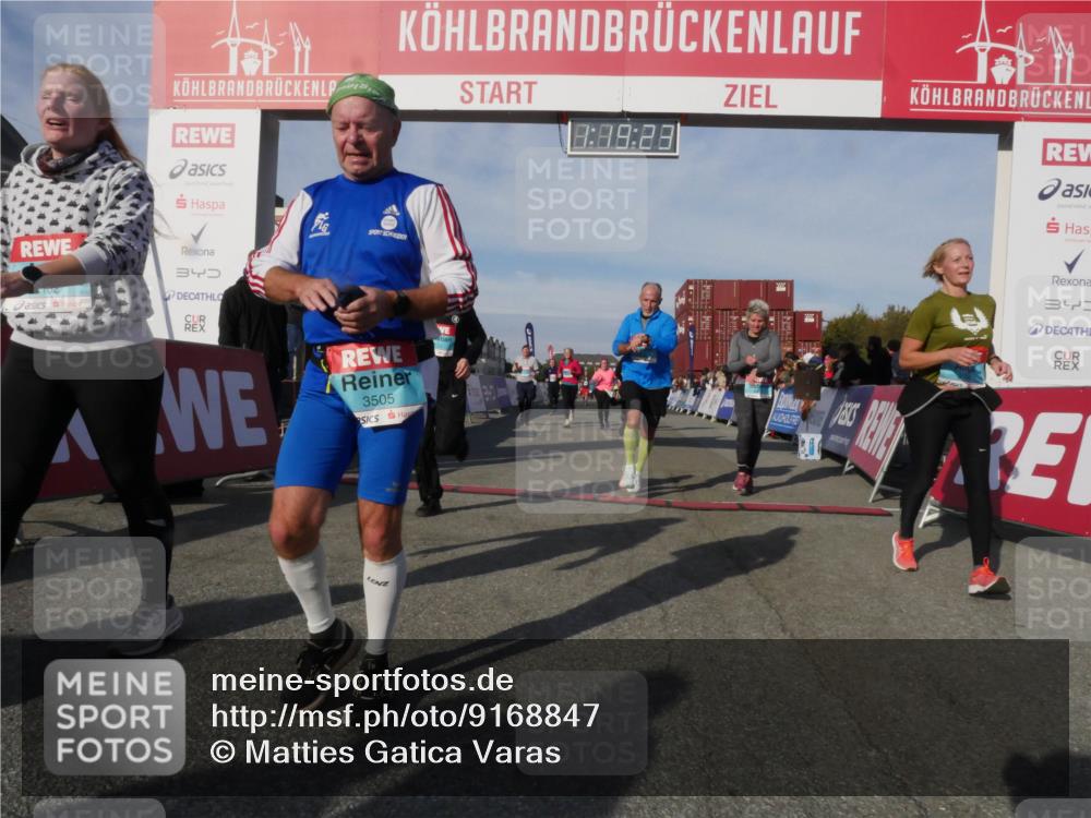 03.10.2025 - Köhlbrandbrückenlauf Matties Gatica Varas http://msf.ph/oto/9168847 03.10.2025 10:19:25 Ziel 1556, 1712, 1803, 2180, 2421, 2851, 2853, 2885, 2886, 3031, 3133, 3558, 3676, 3828 meine-sportfotos.de