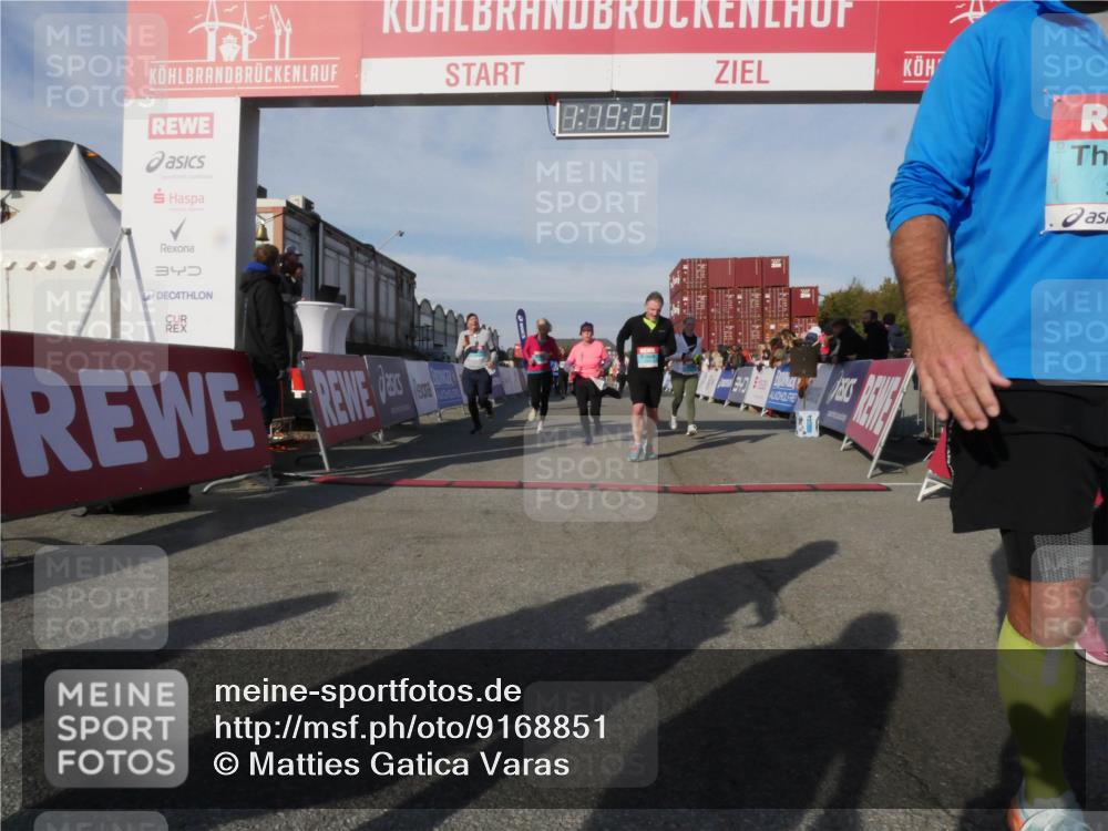03.10.2025 - Köhlbrandbrückenlauf Matties Gatica Varas http://msf.ph/oto/9168851 03.10.2025 10:19:27 Ziel 1310, 1502, 1531, 1556, 1690, 1712, 1803, 2180, 2851, 2853, 2885, 2886, 3031, 3133, 3239, 3558, 3815, 3828 meine-sportfotos.de
