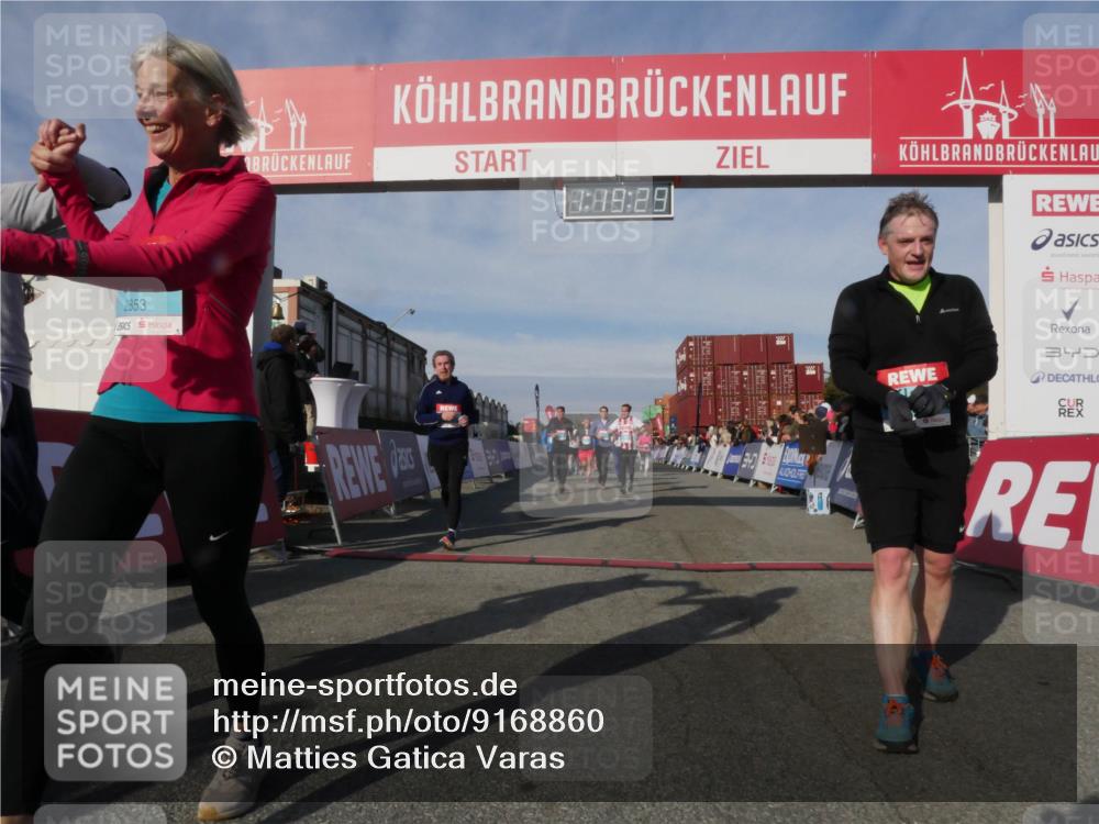 03.10.2025 - Köhlbrandbrückenlauf Matties Gatica Varas http://msf.ph/oto/9168860 03.10.2025 10:19:31 Ziel 1310, 1502, 1531, 1556, 1690, 1712, 1803, 2885, 2886, 3239, 3558, 3815, 3828 meine-sportfotos.de