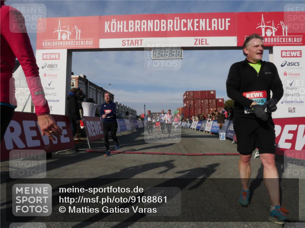 03.10.2025 - Köhlbrandbrückenlauf Matties Gatica Varas http://msf.ph/oto/9168861 03.10.2025 10:19:31 Ziel 1310, 1502, 1531, 1556, 1690, 1712, 1803, 2885, 2886, 3239, 3558, 3815, 3828 meine-sportfotos.de