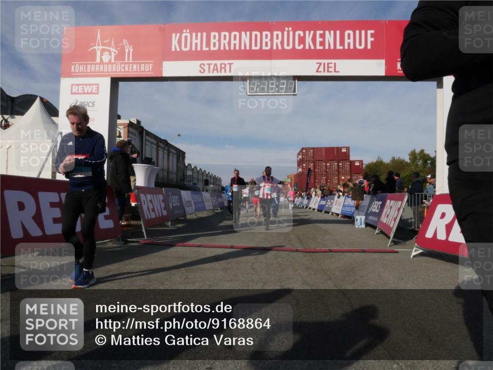 03.10.2025 - Köhlbrandbrückenlauf Matties Gatica Varas http://msf.ph/oto/9168864 03.10.2025 10:19:33 Ziel 1310, 1502, 1531, 1556, 1690, 1803, 1859, 2885, 2886, 3239, 3558, 3815, 3828 meine-sportfotos.de