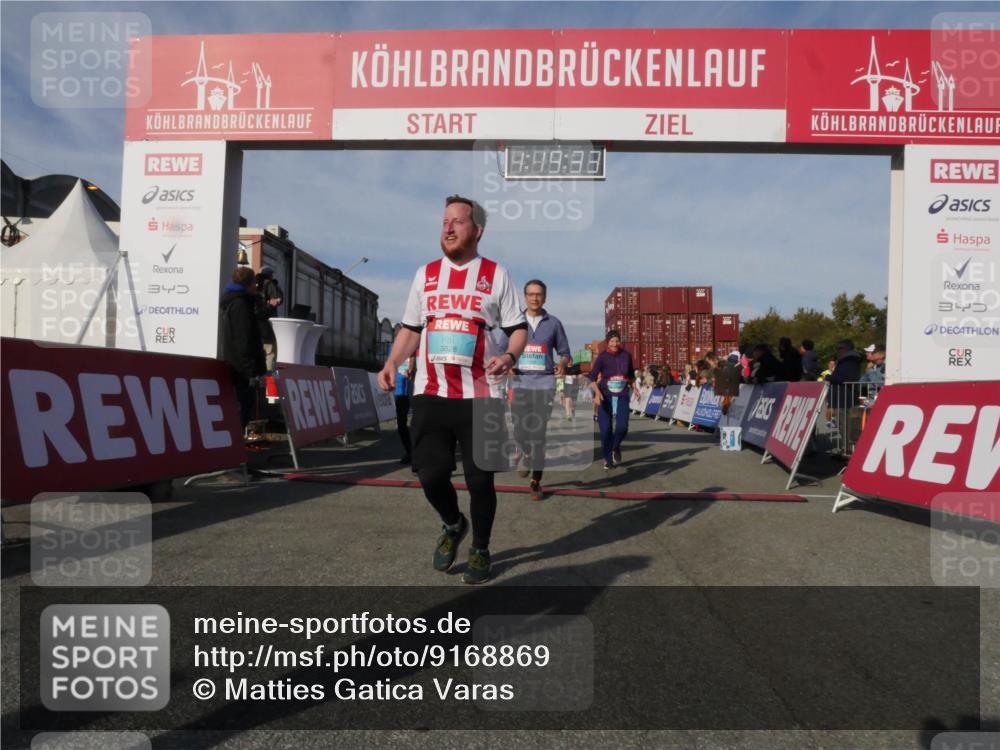 03.10.2025 - Köhlbrandbrückenlauf Matties Gatica Varas http://msf.ph/oto/9168869 03.10.2025 10:19:35 Ziel 1310, 1502, 1531, 1556, 1690, 1803, 1859, 1995, 2885, 2886, 2949, 3239, 3489, 3558, 3786, 3815 meine-sportfotos.de