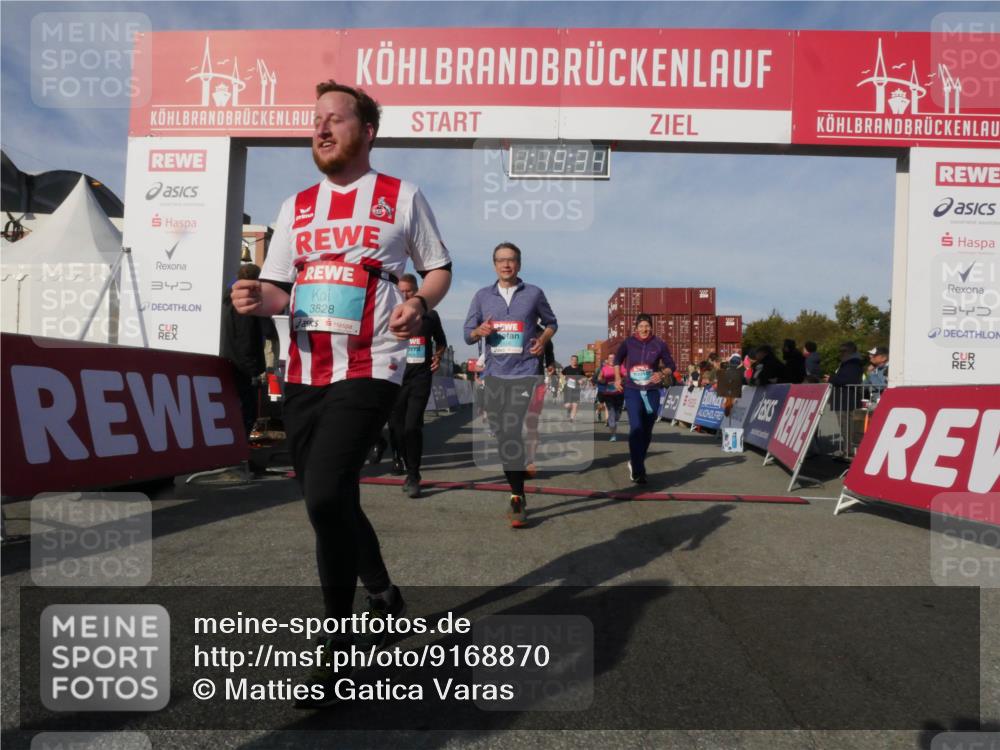 03.10.2025 - Köhlbrandbrückenlauf Matties Gatica Varas http://msf.ph/oto/9168870 03.10.2025 10:19:36 Ziel 1310, 1502, 1531, 1690, 1859, 1995, 2885, 2886, 2949, 3239, 3489, 3558, 3786, 3815 meine-sportfotos.de