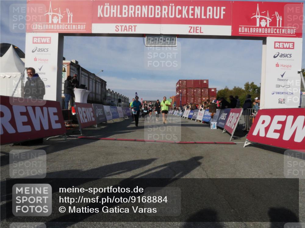 03.10.2025 - Köhlbrandbrückenlauf Matties Gatica Varas http://msf.ph/oto/9168884 03.10.2025 10:19:43 Ziel 1124, 1287, 1687, 1725, 1810, 1859, 1866, 1884, 1995, 2435, 2500, 2949, 3489, 3786 meine-sportfotos.de