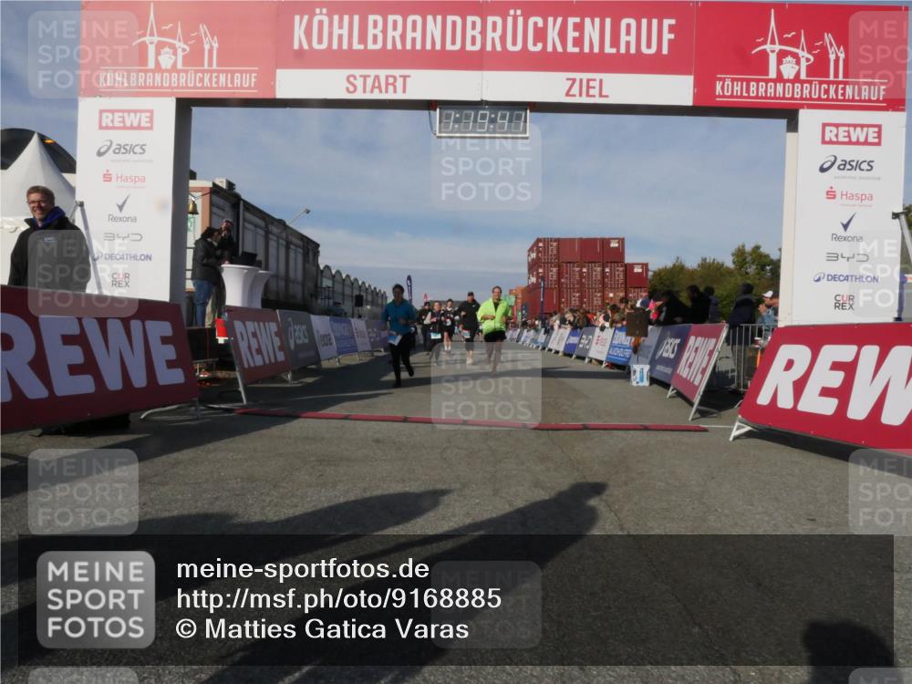 03.10.2025 - Köhlbrandbrückenlauf Matties Gatica Varas http://msf.ph/oto/9168885 03.10.2025 10:19:43 Ziel 1124, 1287, 1687, 1725, 1810, 1859, 1866, 1884, 1995, 2435, 2500, 2949, 3489, 3786 meine-sportfotos.de