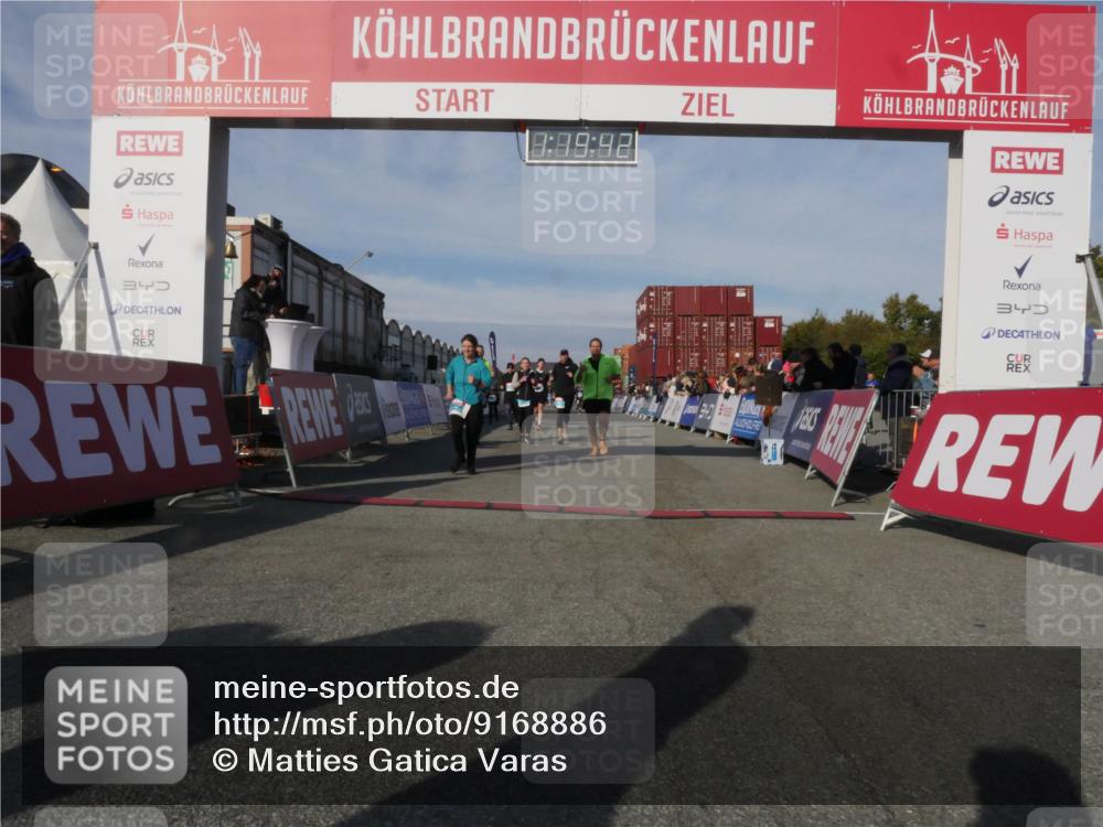 03.10.2025 - Köhlbrandbrückenlauf Matties Gatica Varas http://msf.ph/oto/9168886 03.10.2025 10:19:44 Ziel 1124, 1287, 1687, 1725, 1810, 1859, 1866, 1884, 1995, 2435, 2500, 2949, 3489, 3786 meine-sportfotos.de