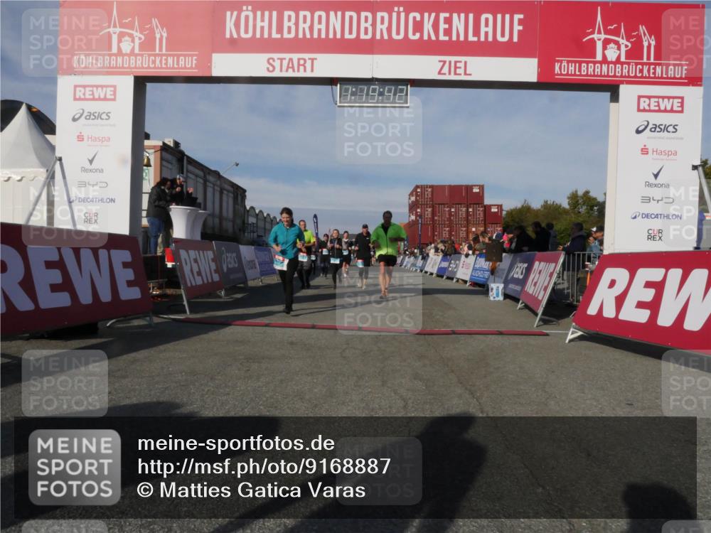 03.10.2025 - Köhlbrandbrückenlauf Matties Gatica Varas http://msf.ph/oto/9168887 03.10.2025 10:19:44 Ziel 1124, 1287, 1687, 1725, 1810, 1859, 1866, 1884, 1995, 2435, 2500, 2949, 3489, 3786 meine-sportfotos.de
