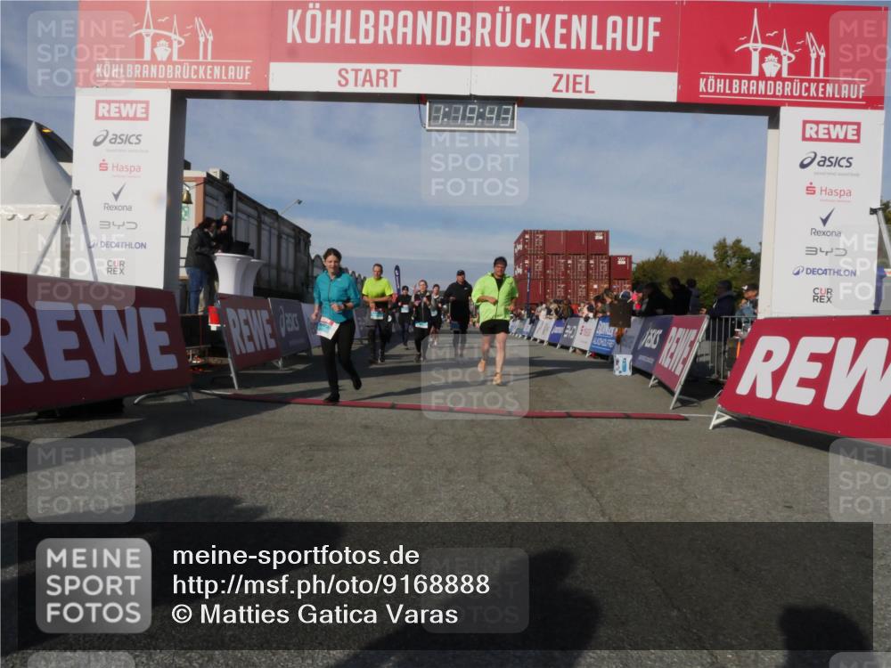 03.10.2025 - Köhlbrandbrückenlauf Matties Gatica Varas http://msf.ph/oto/9168888 03.10.2025 10:19:45 Ziel 1124, 1287, 1687, 1725, 1810, 1866, 1884, 1995, 2435, 2500, 2949, 3489, 3786 meine-sportfotos.de