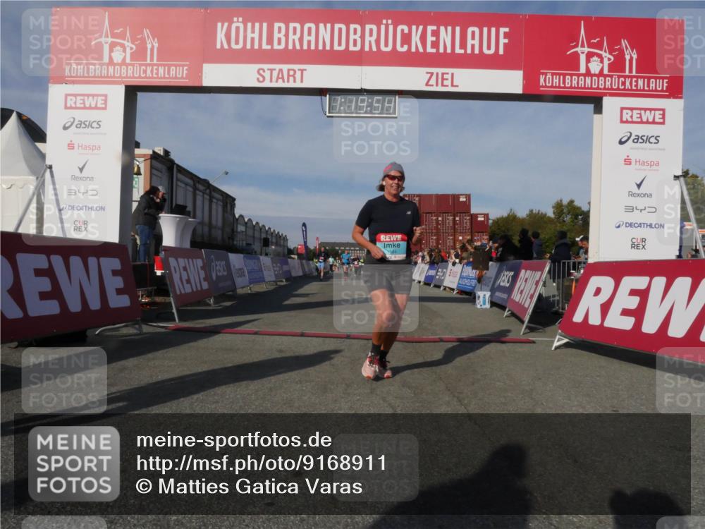 03.10.2025 - Köhlbrandbrückenlauf Matties Gatica Varas http://msf.ph/oto/9168911 03.10.2025 10:19:56 Ziel 1479, 1547, 1743, 1917, 2243, 2674, 3529, 3796 meine-sportfotos.de