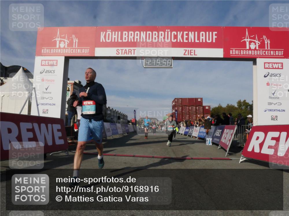03.10.2025 - Köhlbrandbrückenlauf Matties Gatica Varas http://msf.ph/oto/9168916 03.10.2025 10:20:00 Ziel 1479, 1503, 1547, 1585, 1743, 1811, 1861, 1917, 2051, 2243, 2674, 3529, 3770, 3840 meine-sportfotos.de