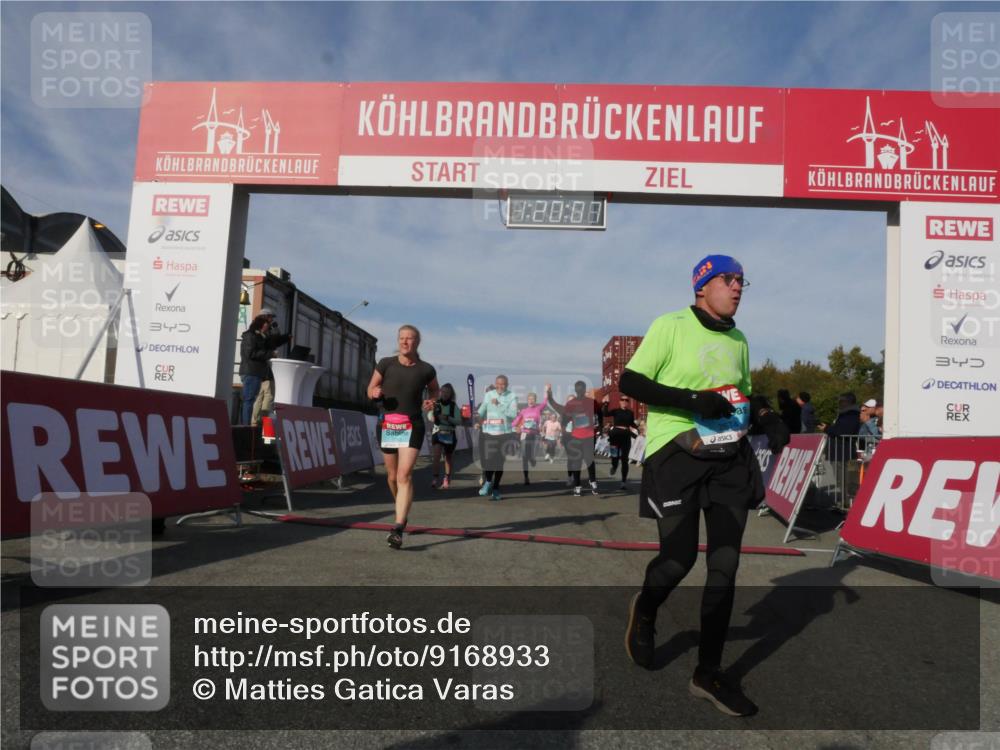 03.10.2025 - Köhlbrandbrückenlauf Matties Gatica Varas http://msf.ph/oto/9168933 03.10.2025 10:20:09 Ziel 1282, 1503, 1585, 1593, 1672, 1795, 1811, 1861, 2051, 2055, 3407, 3417, 3697, 3736, 3770, 3840 meine-sportfotos.de