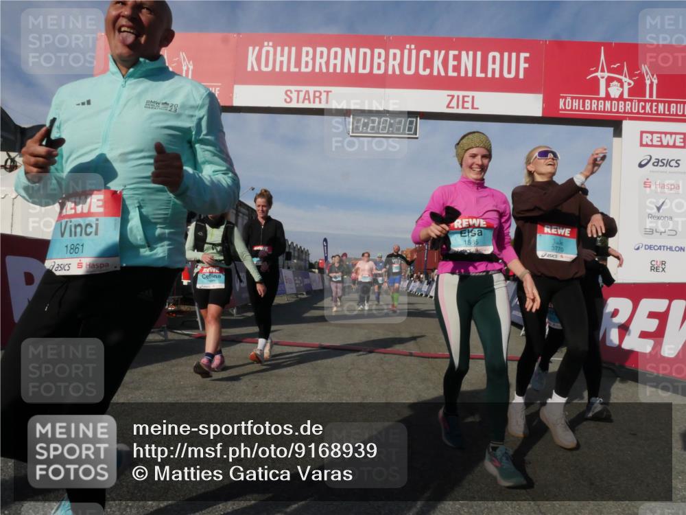 03.10.2025 - Köhlbrandbrückenlauf Matties Gatica Varas http://msf.ph/oto/9168939 03.10.2025 10:20:12 Ziel 1282, 1593, 1672, 1795, 2055, 3407, 3417, 3697, 3736 meine-sportfotos.de