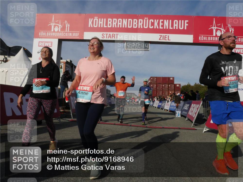 03.10.2025 - Köhlbrandbrückenlauf Matties Gatica Varas http://msf.ph/oto/9168946 03.10.2025 10:20:15 Ziel 1593, 2055, 2854, 2855, 3407, 3417, 3697, 3736 meine-sportfotos.de