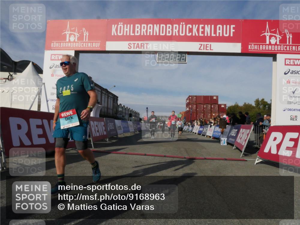 03.10.2025 - Köhlbrandbrückenlauf Matties Gatica Varas http://msf.ph/oto/9168963 03.10.2025 10:20:23 Ziel 1576, 1692, 1698, 1737, 1746, 2018, 2854, 2855, 2916, 2917, 2918, 2919, 3382, 3430, 3635 meine-sportfotos.de