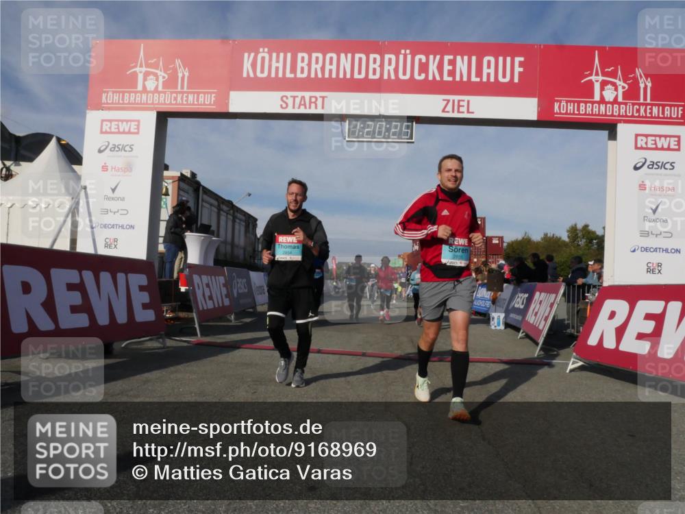03.10.2025 - Köhlbrandbrückenlauf Matties Gatica Varas http://msf.ph/oto/9168969 03.10.2025 10:20:27 Ziel 1576, 1615, 1692, 1698, 1737, 1746, 1804, 1912, 2018, 2916, 2917, 2918, 2919, 3382, 3430, 3635 meine-sportfotos.de
