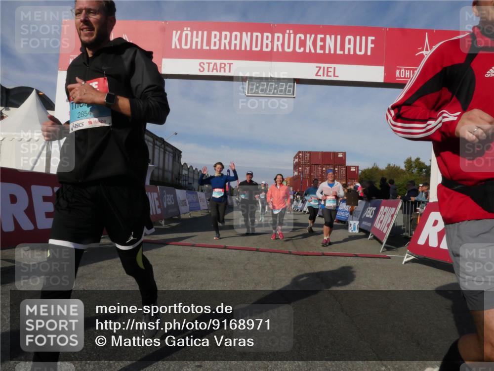 03.10.2025 - Köhlbrandbrückenlauf Matties Gatica Varas http://msf.ph/oto/9168971 03.10.2025 10:20:28 Ziel 1576, 1615, 1692, 1698, 1737, 1746, 1804, 1912, 2018, 2916, 2917, 2918, 2919, 3382, 3430, 3635, 3669 meine-sportfotos.de