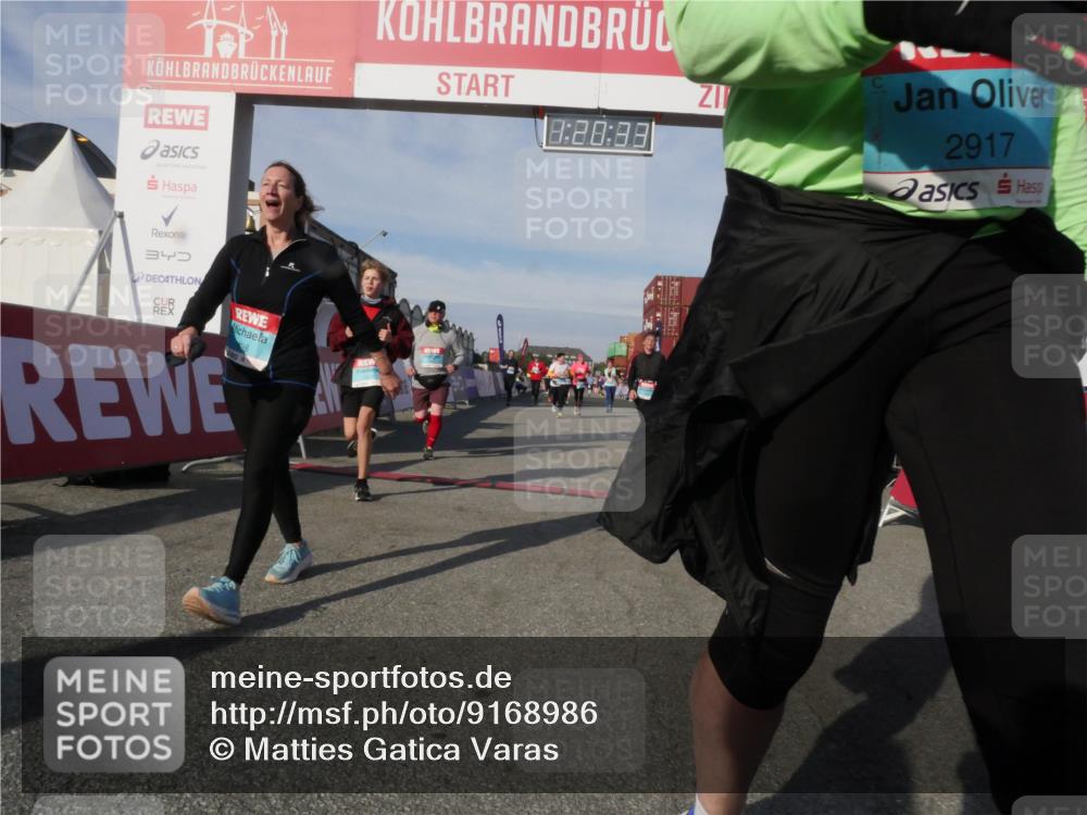 03.10.2025 - Köhlbrandbrückenlauf Matties Gatica Varas http://msf.ph/oto/9168986 03.10.2025 10:20:35 Ziel 1051, 1538, 1615, 1650, 1651, 1664, 1692, 1804, 1911, 1912, 2424, 2460, 2617, 3562, 3669 meine-sportfotos.de