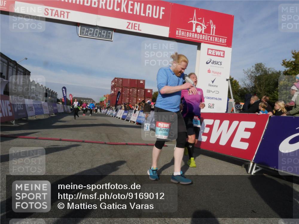 03.10.2025 - Köhlbrandbrückenlauf Matties Gatica Varas http://msf.ph/oto/9169012 03.10.2025 10:20:48 Ziel 1561, 1562, 1618, 1971, 2023, 3636, 3783 meine-sportfotos.de