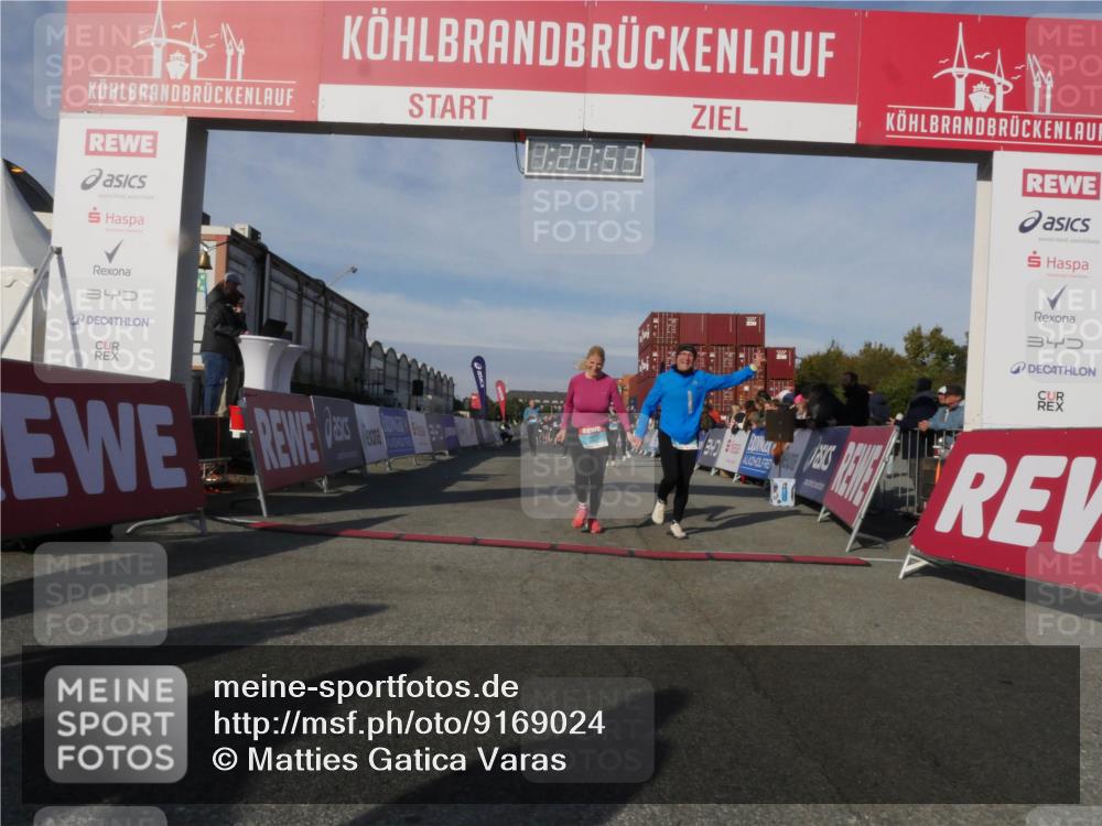 03.10.2025 - Köhlbrandbrückenlauf Matties Gatica Varas http://msf.ph/oto/9169024 03.10.2025 10:20:54 Ziel 1561, 1562, 1618, 1971, 2012, 2033, 2128, 2817, 3030, 3617, 3636, 3783 meine-sportfotos.de