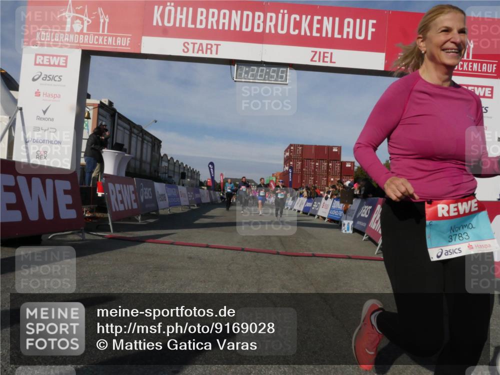 03.10.2025 - Köhlbrandbrückenlauf Matties Gatica Varas http://msf.ph/oto/9169028 03.10.2025 10:20:56 Ziel 1561, 1562, 1618, 1971, 2012, 2033, 2082, 2128, 2142, 2817, 3030, 3617 meine-sportfotos.de