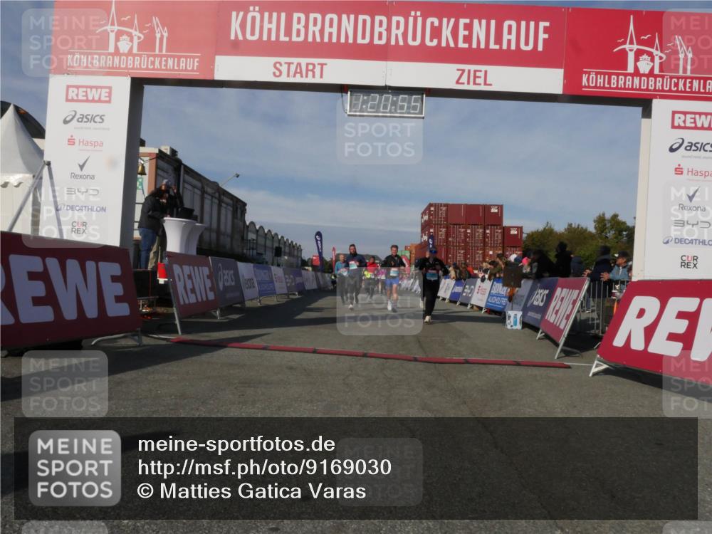 03.10.2025 - Köhlbrandbrückenlauf Matties Gatica Varas http://msf.ph/oto/9169030 03.10.2025 10:20:57 Ziel 1561, 1562, 1618, 1971, 2012, 2033, 2082, 2128, 2142, 2817, 3030, 3617, 3757, 3758 meine-sportfotos.de