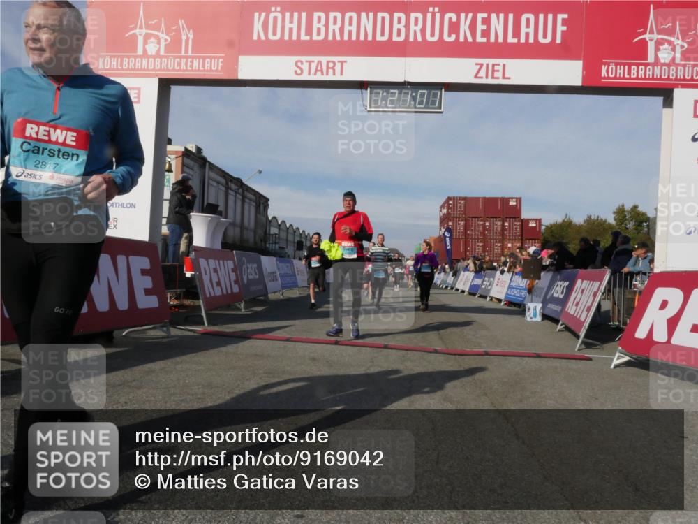 03.10.2025 - Köhlbrandbrückenlauf Matties Gatica Varas http://msf.ph/oto/9169042 03.10.2025 10:21:03 Ziel 1463, 1607, 1609, 1667, 1706, 1846, 1965, 2012, 2033, 2082, 2128, 2142, 2362, 2416, 2512, 2720, 2721, 2943, 2969, 2977, 2978, 3030, 3148, 3215, 3306, 3408, 3617, 3755, 3757, 3758, 3772 meine-sportfotos.de