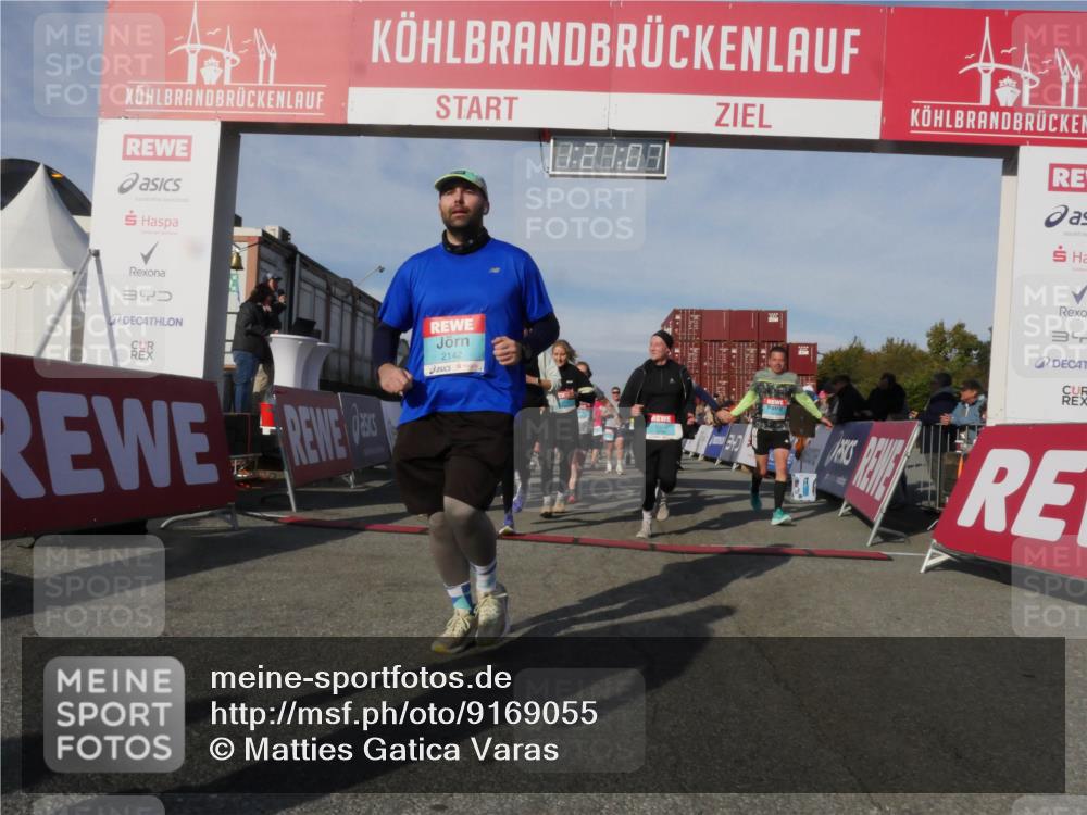 03.10.2025 - Köhlbrandbrückenlauf Matties Gatica Varas http://msf.ph/oto/9169055 03.10.2025 10:21:09 Ziel 1463, 1607, 1609, 1667, 1706, 1846, 1965, 2076, 2200, 2362, 2416, 2456, 2512, 2720, 2721, 2943, 2969, 2977, 2978, 3148, 3215, 3306, 3408, 3755, 3757, 3758, 3772 meine-sportfotos.de