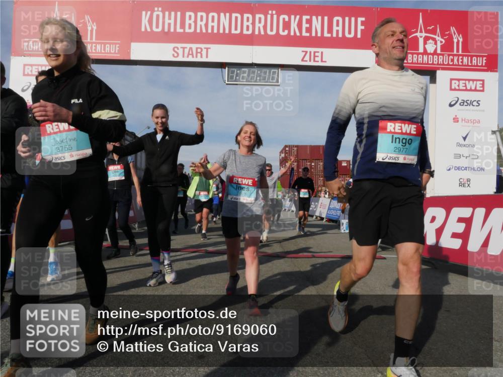 03.10.2025 - Köhlbrandbrückenlauf Matties Gatica Varas http://msf.ph/oto/9169060 03.10.2025 10:21:12 Ziel 1463, 1607, 1609, 1667, 1706, 1846, 1965, 2076, 2200, 2362, 2456, 2720, 2721, 2943, 3306, 3408, 3772 meine-sportfotos.de