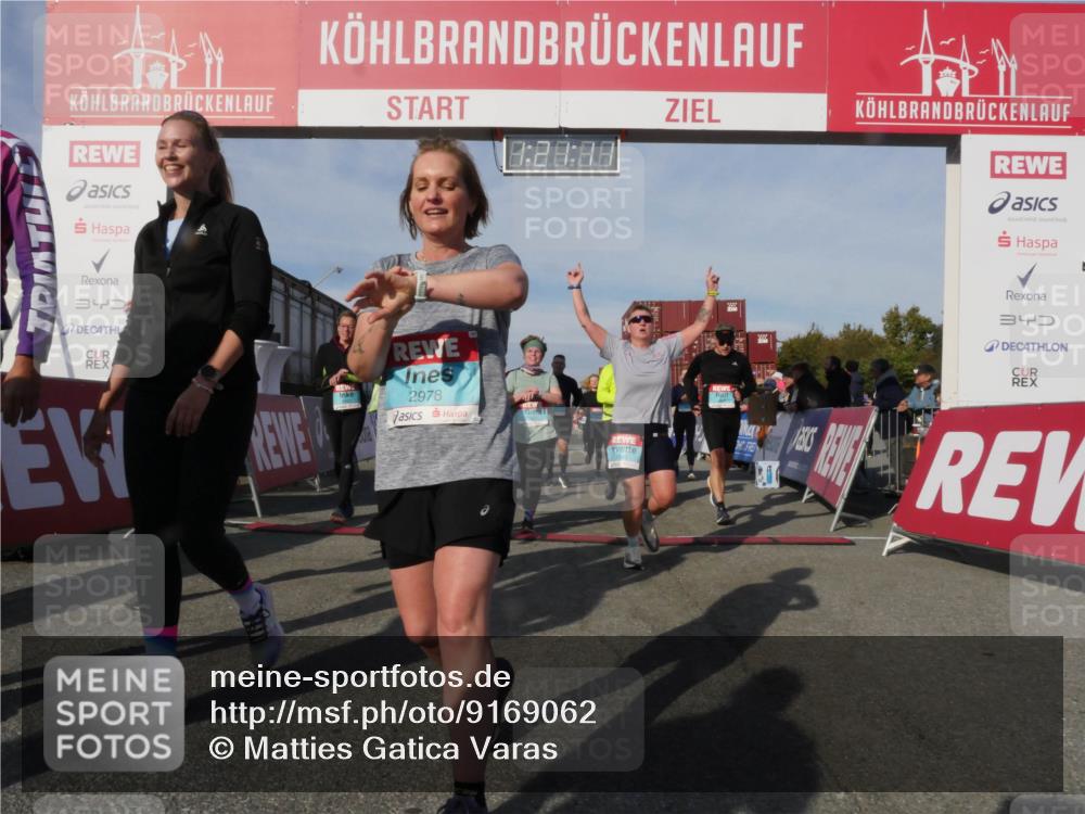 03.10.2025 - Köhlbrandbrückenlauf Matties Gatica Varas http://msf.ph/oto/9169062 03.10.2025 10:21:13 Ziel 1463, 1607, 1609, 1667, 1965, 2076, 2200, 2362, 2415, 2456, 2720, 2721, 2943, 3306, 3408, 3772 meine-sportfotos.de