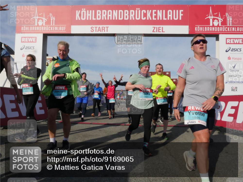 03.10.2025 - Köhlbrandbrückenlauf Matties Gatica Varas http://msf.ph/oto/9169065 03.10.2025 10:21:14 Ziel 1609, 1667, 1757, 2076, 2200, 2350, 2415, 2456, 2720, 2721, 2897, 2943, 3306, 3408, 3772 meine-sportfotos.de