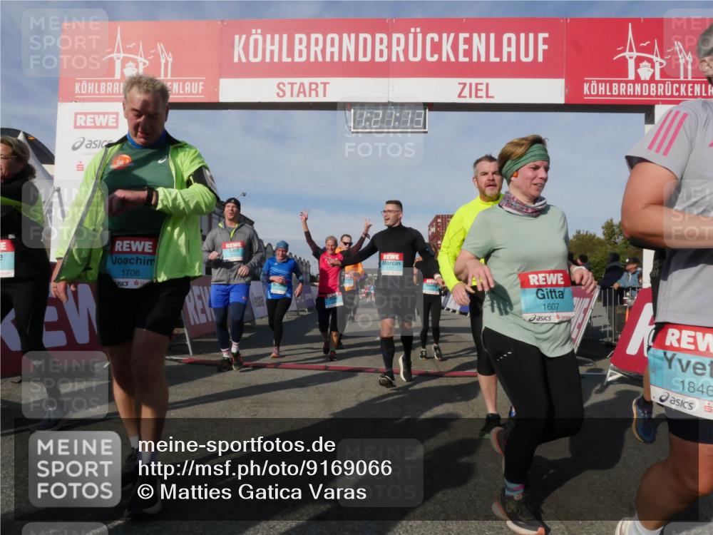 03.10.2025 - Köhlbrandbrückenlauf Matties Gatica Varas http://msf.ph/oto/9169066 03.10.2025 10:21:15 Ziel 1609, 1667, 1757, 2076, 2119, 2200, 2350, 2369, 2415, 2456, 2897, 2943, 3306, 3408 meine-sportfotos.de