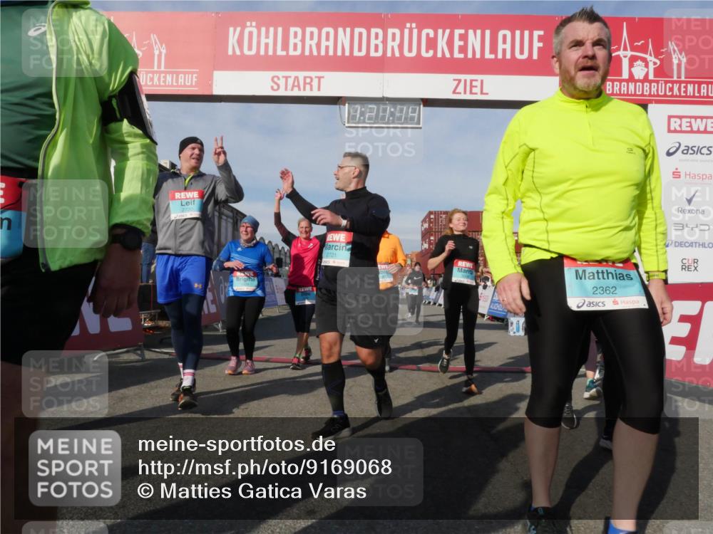 03.10.2025 - Köhlbrandbrückenlauf Matties Gatica Varas http://msf.ph/oto/9169068 03.10.2025 10:21:15 Ziel 1609, 1667, 1757, 2076, 2119, 2200, 2350, 2369, 2415, 2456, 2897, 2943, 3306, 3408 meine-sportfotos.de