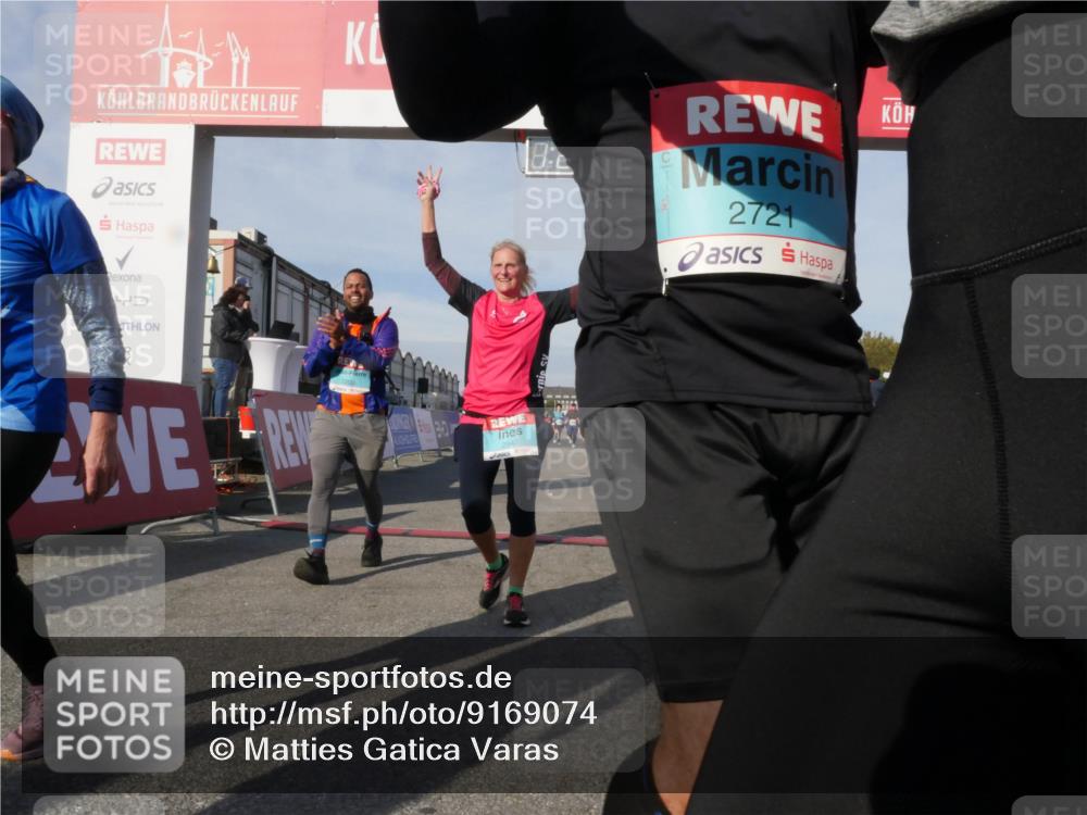03.10.2025 - Köhlbrandbrückenlauf Matties Gatica Varas http://msf.ph/oto/9169074 03.10.2025 10:21:18 Ziel 1757, 2076, 2119, 2350, 2369, 2415, 2456, 2897, 3839 meine-sportfotos.de